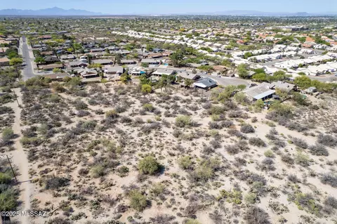 View/Area - 10017 Eric Alan Pl, Tucson, AZ 85748 photo 5 of 8