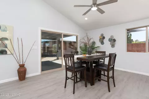 Dining - 10017 Eric Alan Pl, Tucson, AZ 85748 photo 2 of 5