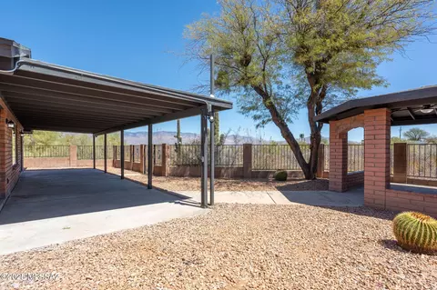 Exterior - 10017 Eric Alan Pl, Tucson, AZ 85748 photo 3 of 8