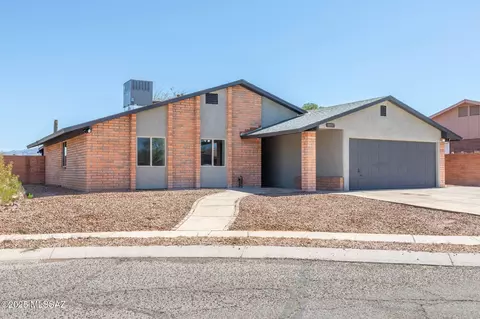 Exterior - 10017 Eric Alan Pl, Tucson, AZ 85748 photo 1 of 8