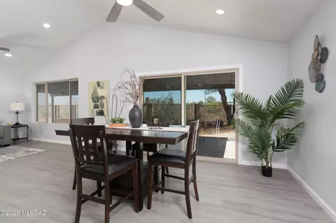 Dining - 10017 Eric Alan Pl, Tucson, AZ 85748 photo 3 of 5