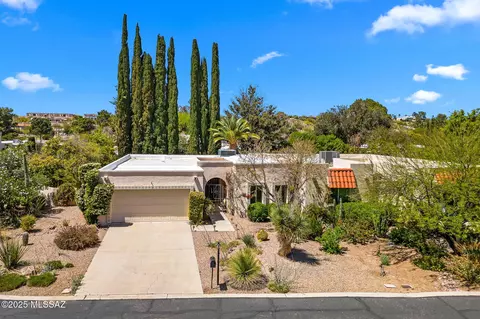 7901 N Casas Carmen, Tucson, AZ 85742
