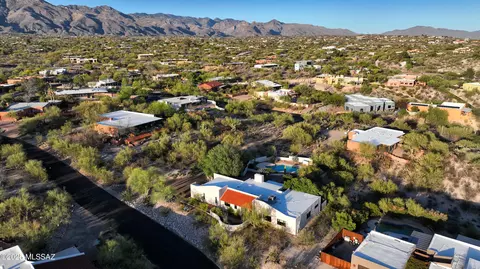 3824 N Calle Perdiz, Tucson, AZ 85718
