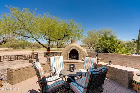 2649 E Glen Canyon Rd, Green Valley, AZ 85614