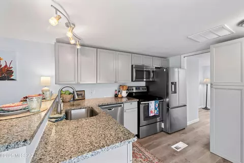 1816 N Pacana Way, Green Valley, AZ 85614