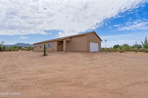 6975 N Boswell Ln, Tucson, AZ 85743