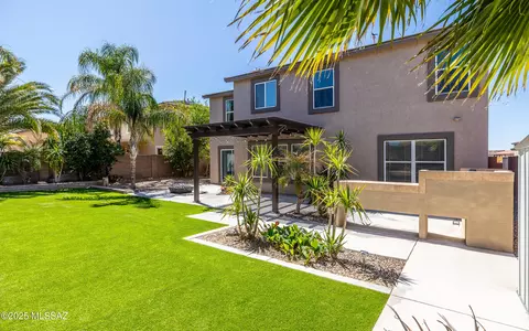 3561 E Farrier Dr, Tucson, AZ 85739
