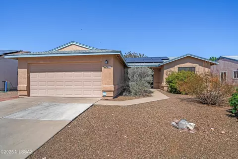 8731 E Squaw Peak Dr, Tucson, AZ 85730