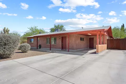 2726 E La Cienega Dr, Tucson, AZ 85716