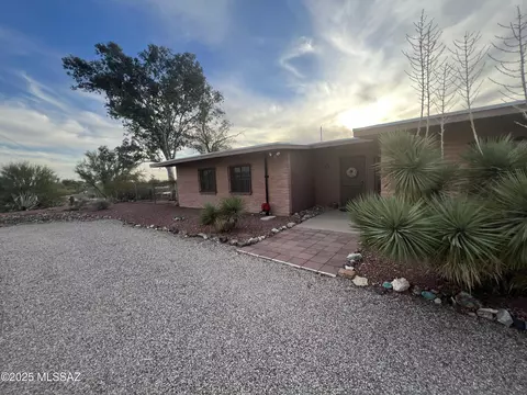 6661 N Mona Lisa Rd, Tucson, AZ 85741