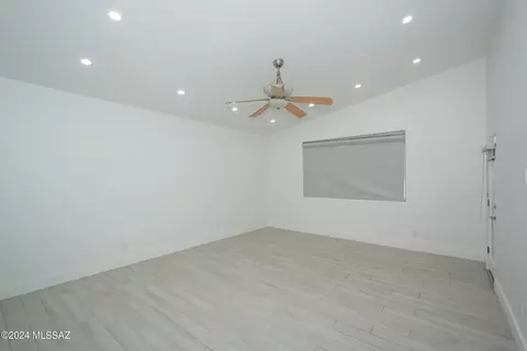Living - 543 E Wagon Bluff Dr, Tucson, AZ 85704 photo 6 of 6