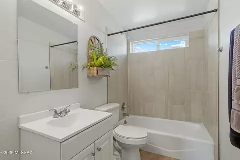 Bath - 7667 E Keith Dr, Tucson, AZ 85730 photo 1 of 3