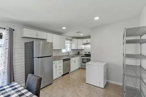 Kitchen - 7667 E Keith Dr, Tucson, AZ 85730 photo 2 of 3