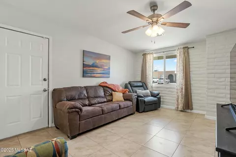 Living - 7667 E Keith Dr, Tucson, AZ 85730 photo 2 of 2