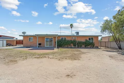 Exterior - 7667 E Keith Dr, Tucson, AZ 85730 photo 3 of 5