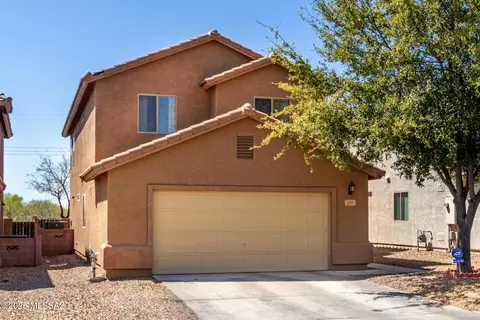 895 W Calle Barranca Seca, Green Valley, AZ 85614