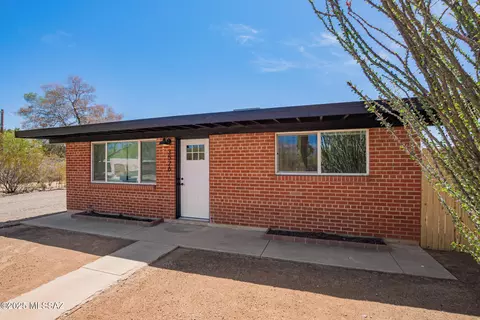 3526 E Blacklidge Dr, Tucson, AZ 85716