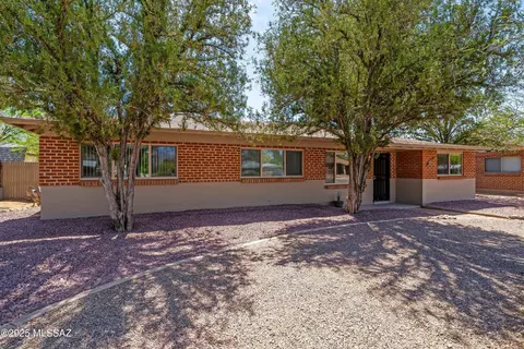 4814 E Bellevue St, Tucson, AZ 85712
