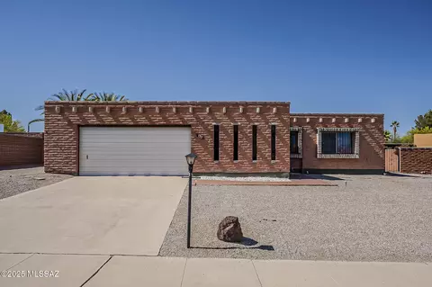 132 W Calle Montana Jack, Green Valley, AZ 85614