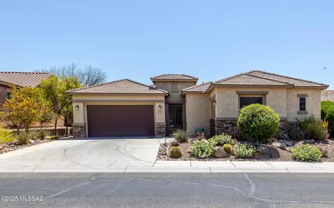 12518 N Golden Mirror Dr, Marana, AZ 85658