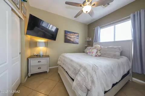 Bedroom - 12523 E Rust Canyon Pl, Vail, AZ 85641 photo 4 of 6