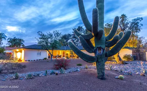 4025 E Palomar Dr, Tucson, AZ 85711