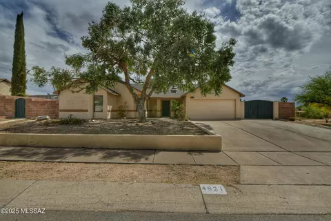 4621 W Condor Dr, Tucson, AZ 85742
