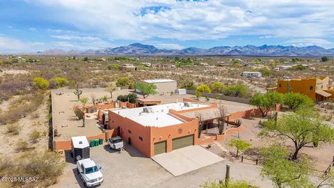 16463 S Petrified Forest Dr, Sahuarita, AZ 85629