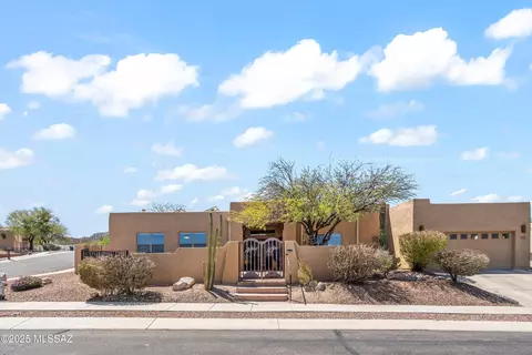 893 N Leutea Dr, Tucson, AZ 85745