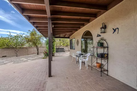 755 W Rio Moctezuma, Green Valley, AZ 85614