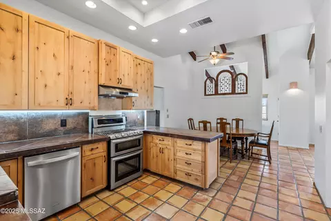 Kitchen - 20 Buckskin Ln, Sonoita, AZ 85637 photo 1 of 6
