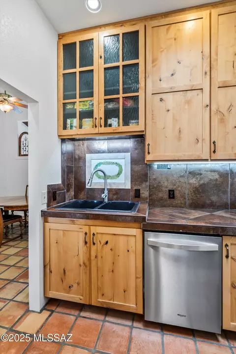 Kitchen - 20 Buckskin Ln, Sonoita, AZ 85637 photo 6 of 6