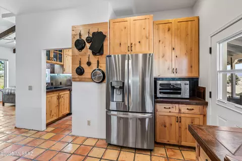 Kitchen - 20 Buckskin Ln, Sonoita, AZ 85637 photo 2 of 6