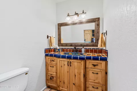 Bath - 20 Buckskin Ln, Sonoita, AZ 85637 photo 1 of 4