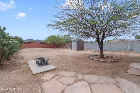5944 E 30th St, Tucson, AZ 85711