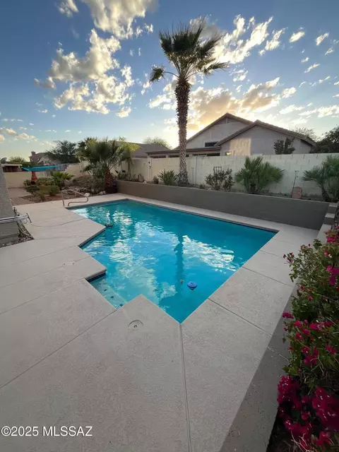 Exterior - 60954 E Rock Ledge Loop, Tucson, AZ 85739 photo 4 of 7