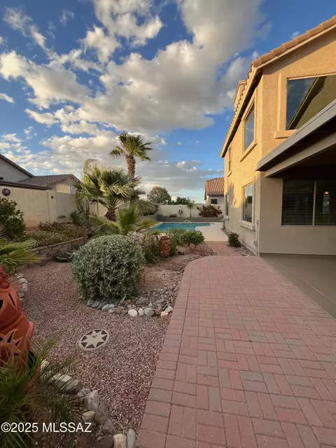 Exterior - 60954 E Rock Ledge Loop, Tucson, AZ 85739 photo 3 of 7