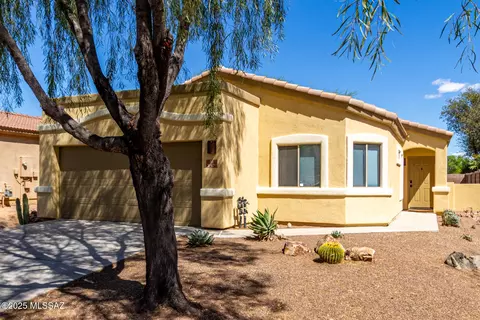157 E Placita Nubes Blancas, Sahuarita, AZ 85629