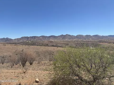13 Rosete Ct, Nogales, AZ 85621
