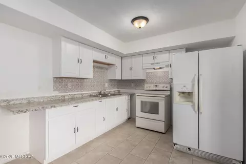 5850 S Del Moral Blvd, Tucson, AZ 85706