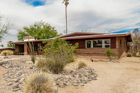 6825 E Kingston Pl, Tucson, AZ 85710