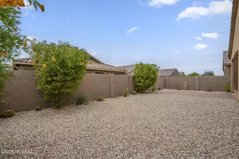 Exterior - 9989 N Ruby Range Trl, Marana, AZ 85653 photo 6 of 7