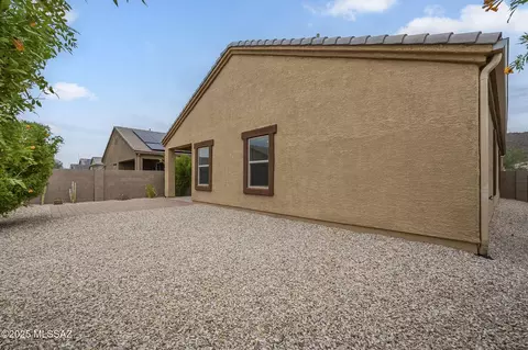 Exterior - 9989 N Ruby Range Trl, Marana, AZ 85653 photo 5 of 7