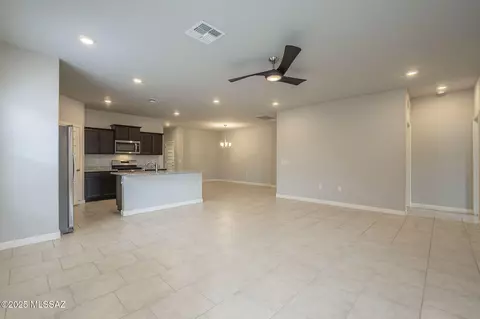 Living - 9989 N Ruby Range Trl, Marana, AZ 85653 photo 5 of 5