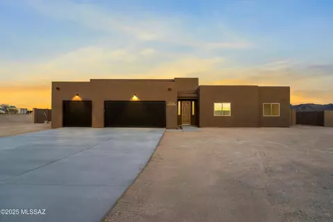 1204 N Range Rider Pl, Vail, AZ 85641