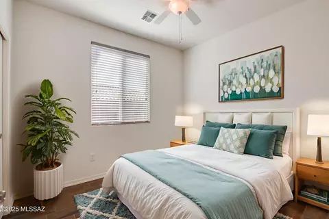 Bedroom - 60244 E Paddock Ct, Saddlebrooke, AZ 85739 photo 2 of 4