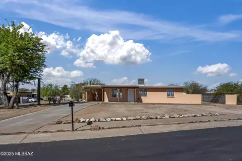 1926 W Saxony Rd, Tucson, AZ 85713