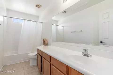 Bath - 9175 E Green Sage Pl, Vail, AZ 85641 photo 4 of 4