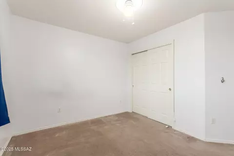 Bedroom - 9175 E Green Sage Pl, Vail, AZ 85641 photo 6 of 9