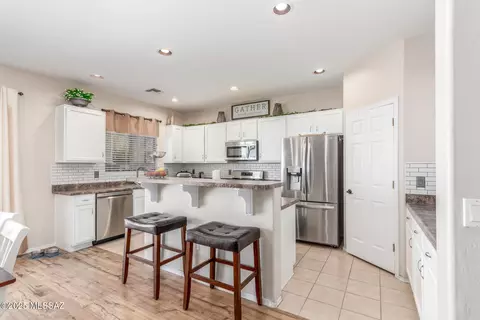 Kitchen - 9175 E Green Sage Pl, Vail, AZ 85641 photo 2 of 2